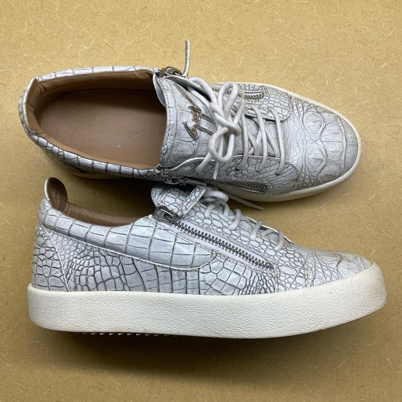 Giuseppe Zanotti - Picture 5 of 11